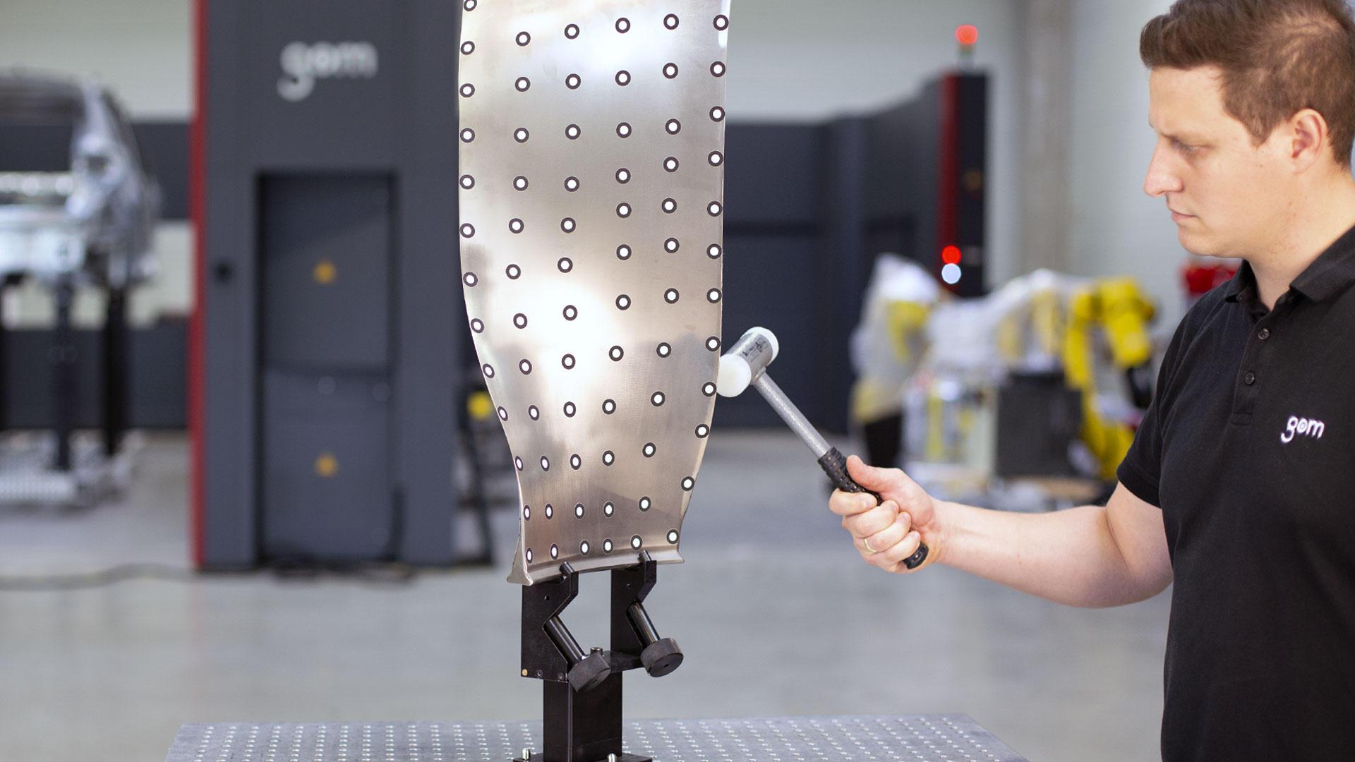 ARAMIS hammer impact test