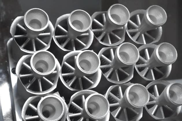The fuel swirlers – made of INCONEL 625 – are part of a Siemens Energy industrial gas turbine.