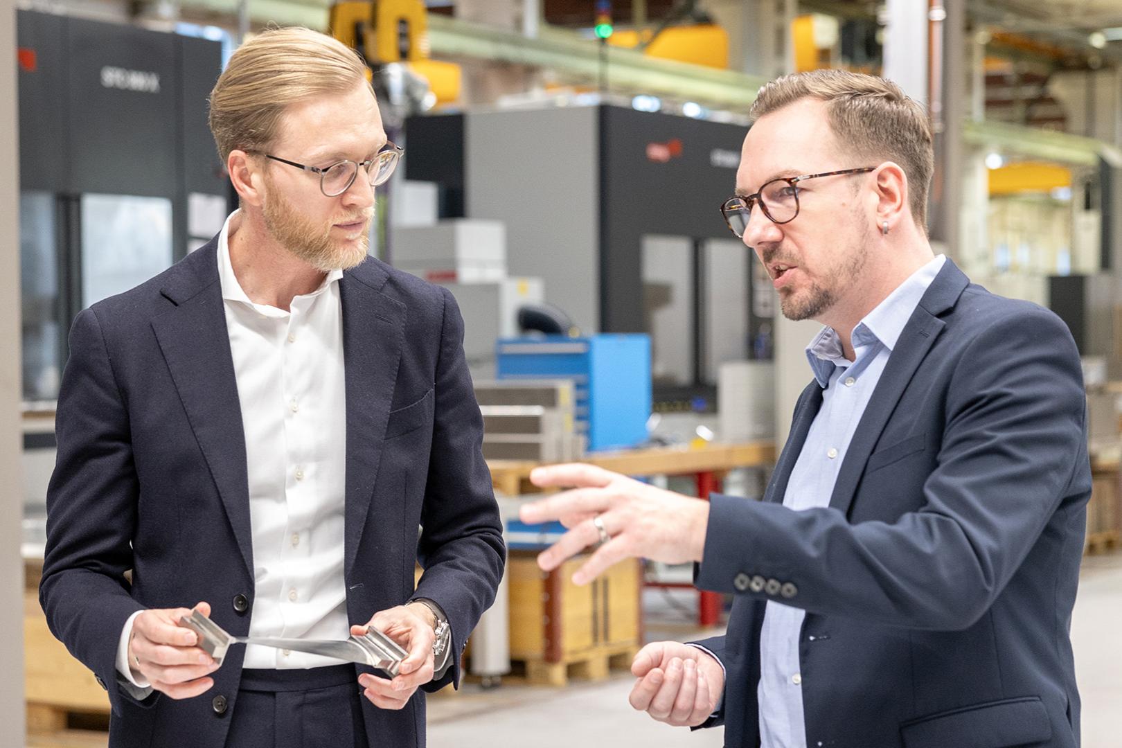 Roland Ziltener, Plant Director at Starrag AG (right), and Ivan Nytsch, Head of Global Customer Segment Aerospace (left)