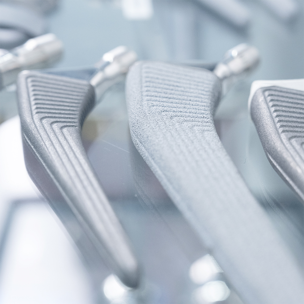  AI-assisted ZEISS solution inspects implant coatings automatically