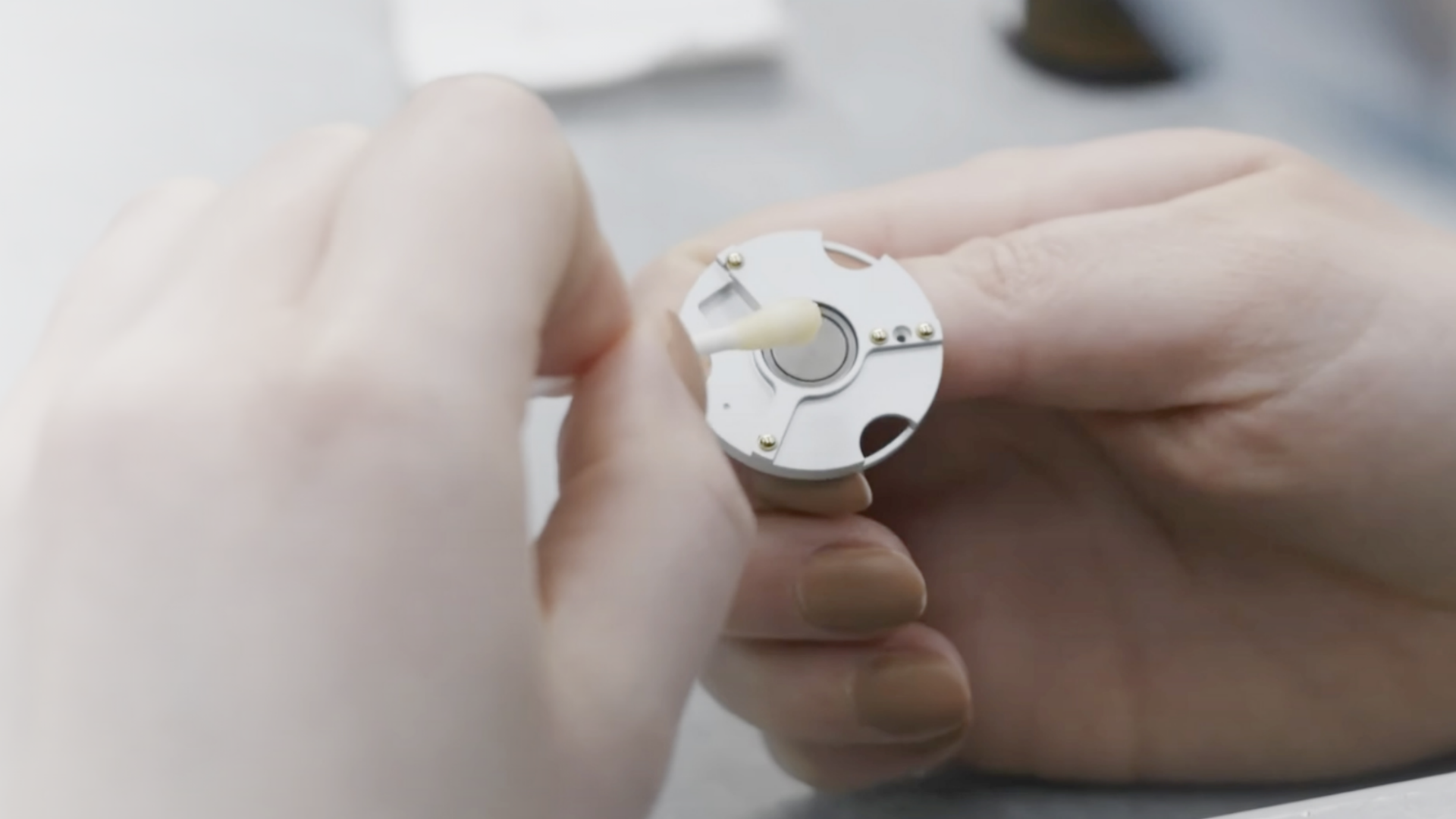 Easily clean adapter plates the right way