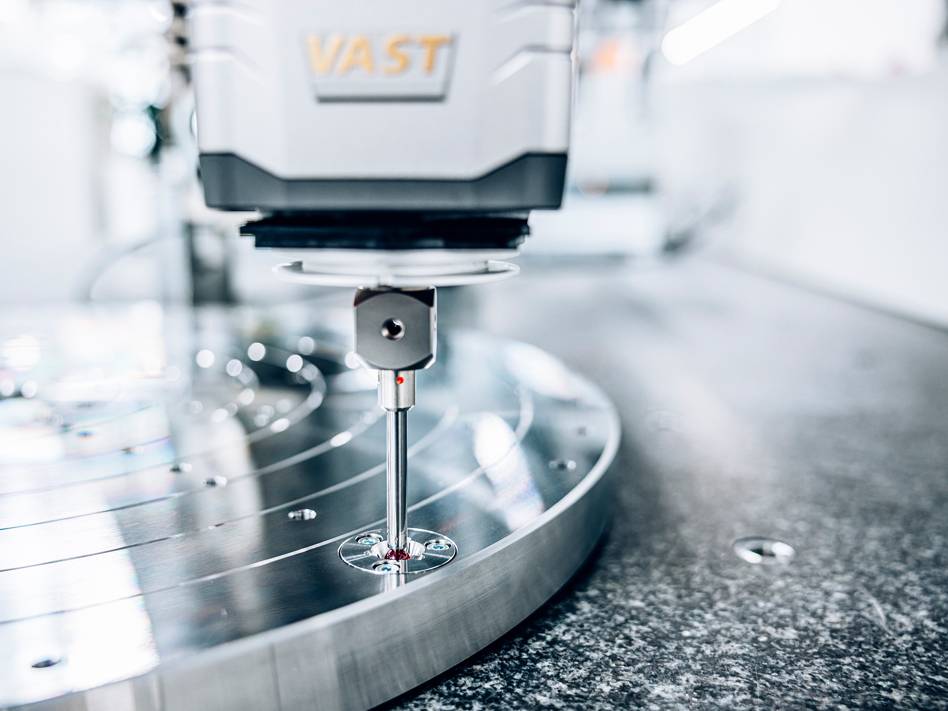 Definition of the rotary table axis by ZEISS VAST Rotary Table Axis (ZVRA)