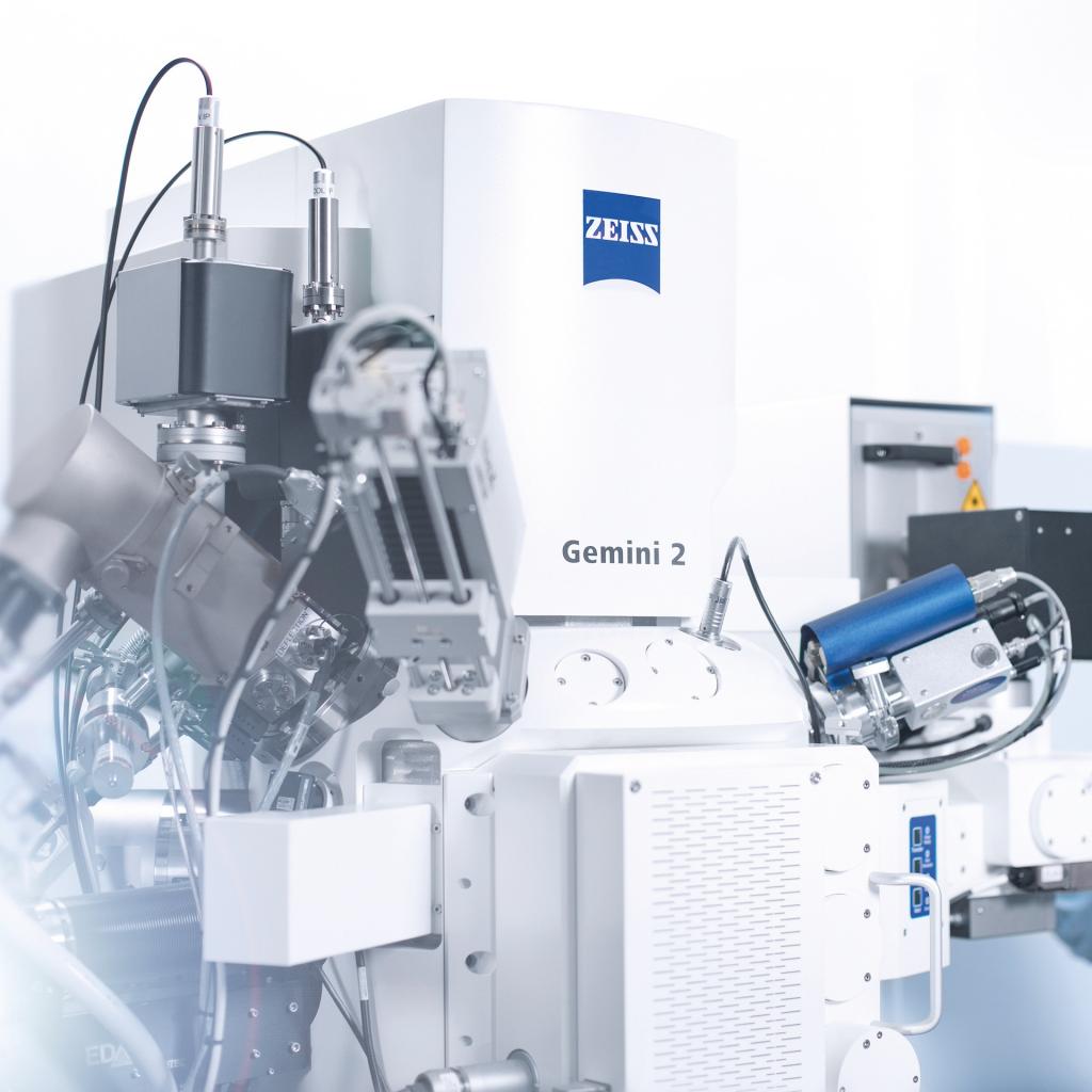 ZEISS Crossbeam: Field emission scanning electron microscope for