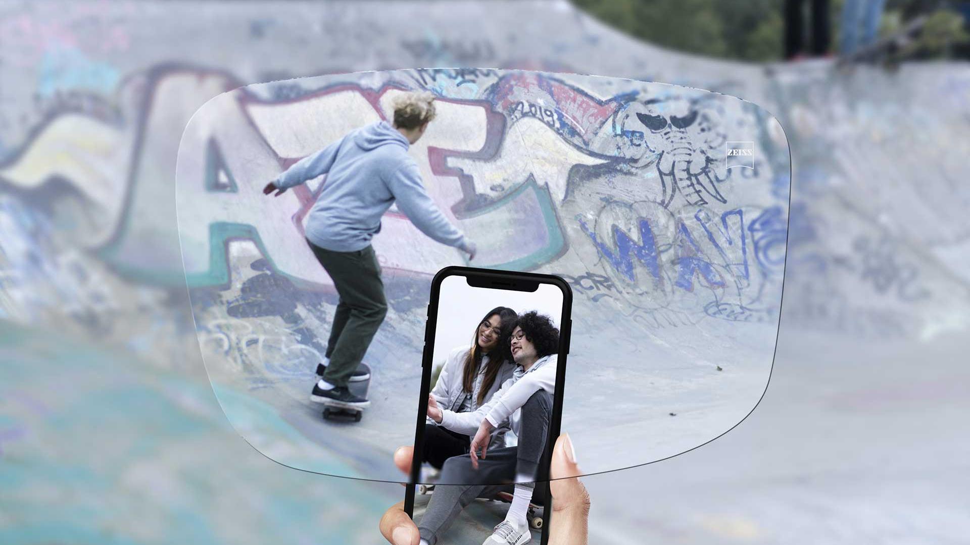 View of a skate park through ZEISS Single Vision SmartLife Young lenses. 