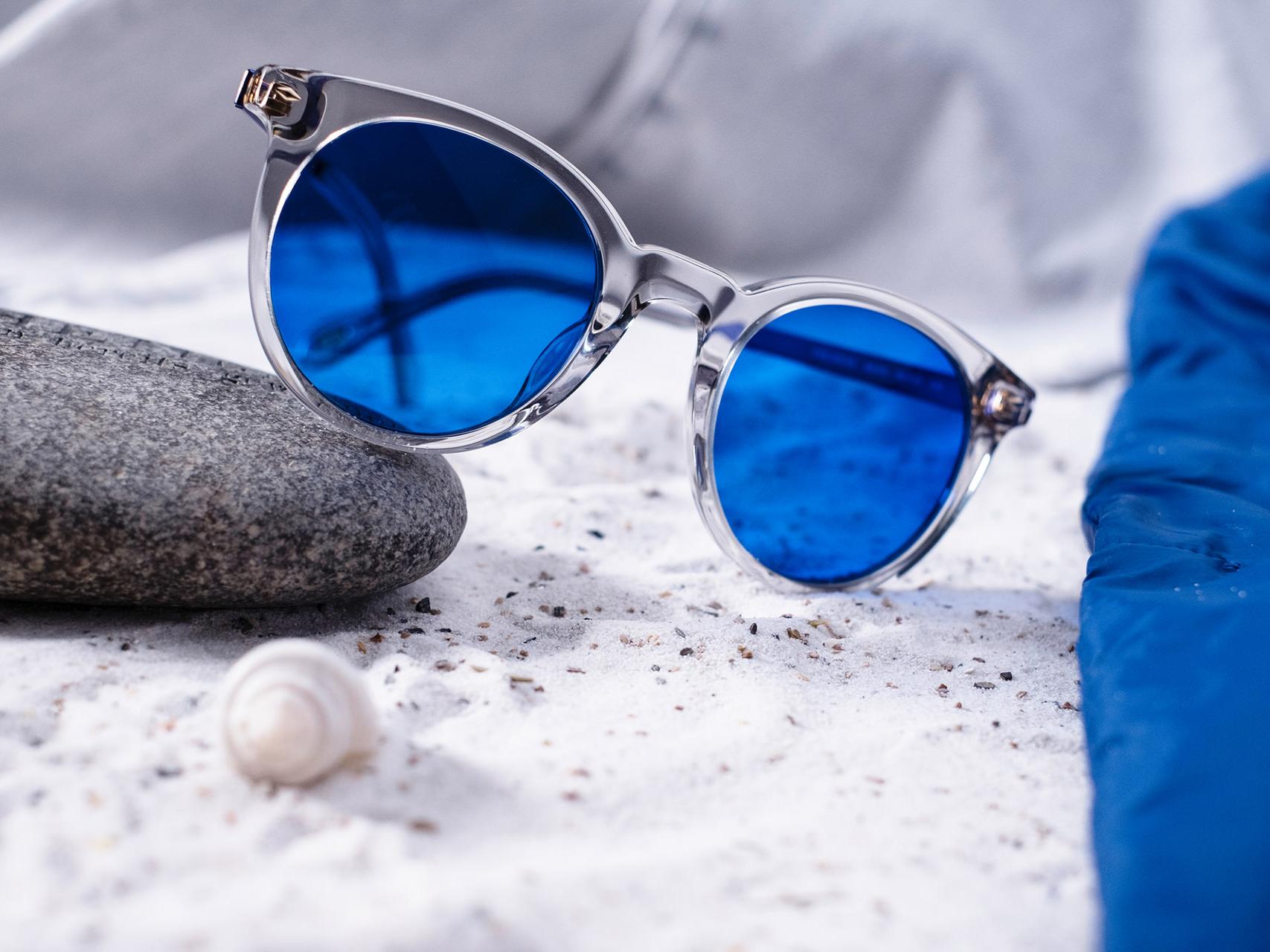 Piranha Eyewear Nova Eco-Pact Clear Unisex Sunglasses with Blue Mirror Lens  - Walmart.com